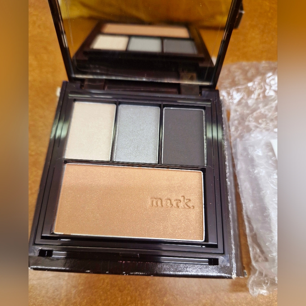 Mark. It Kit Trend Color Compact